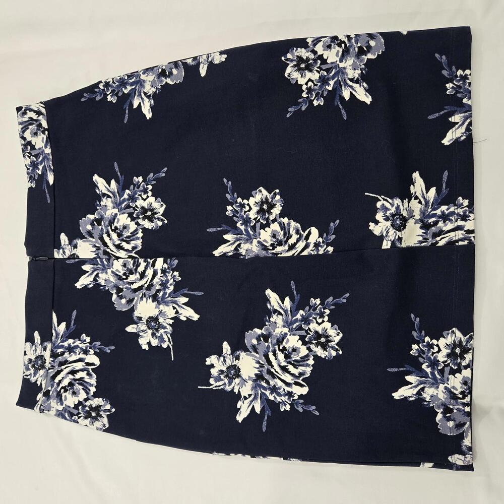 Simply Styled Navy Floral Print Body Con Pencil Skirt Career Size Med Petite - Picture 3 of 8
